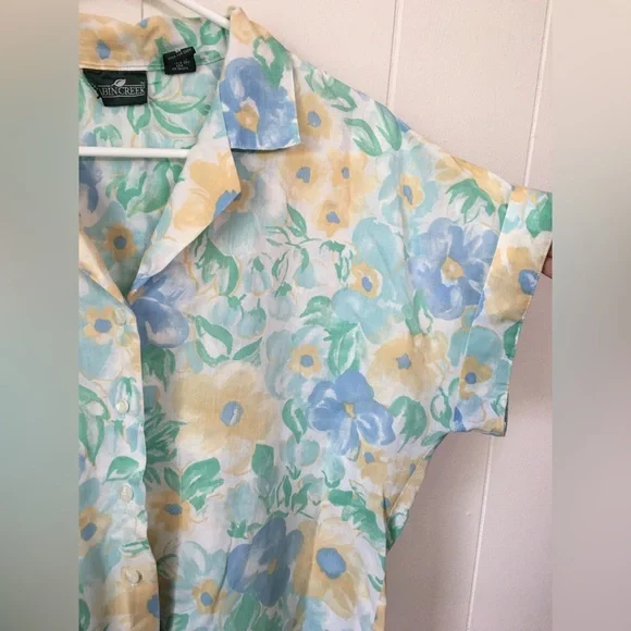 Vintage Pastel Floral Print Button Up Top - Picture 6 of 7